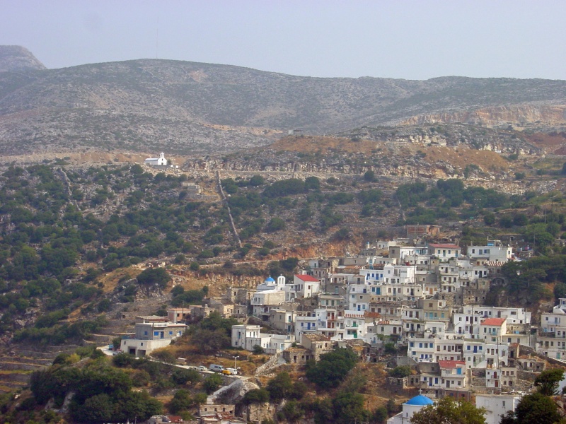 Naxos Blick auf Koronos.JPG - Photos of Cyclades, Greece in September 2002
